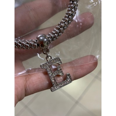 Pulsera E con brillos