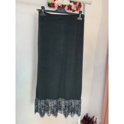 Falda gris encaje